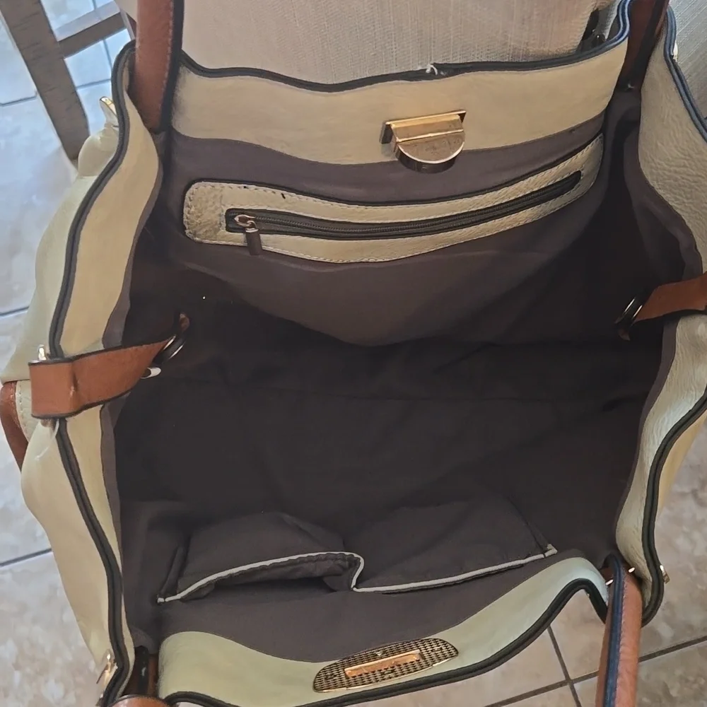 LG Tote Handbag - Picture 2 of 2